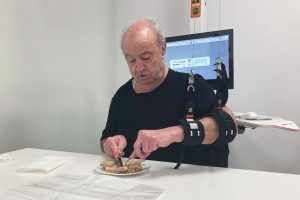 paciente con disfagia en terapia de logopedia