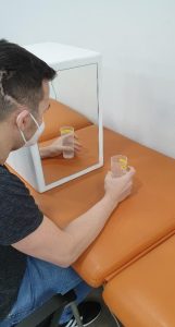 terapia del espejo con caja