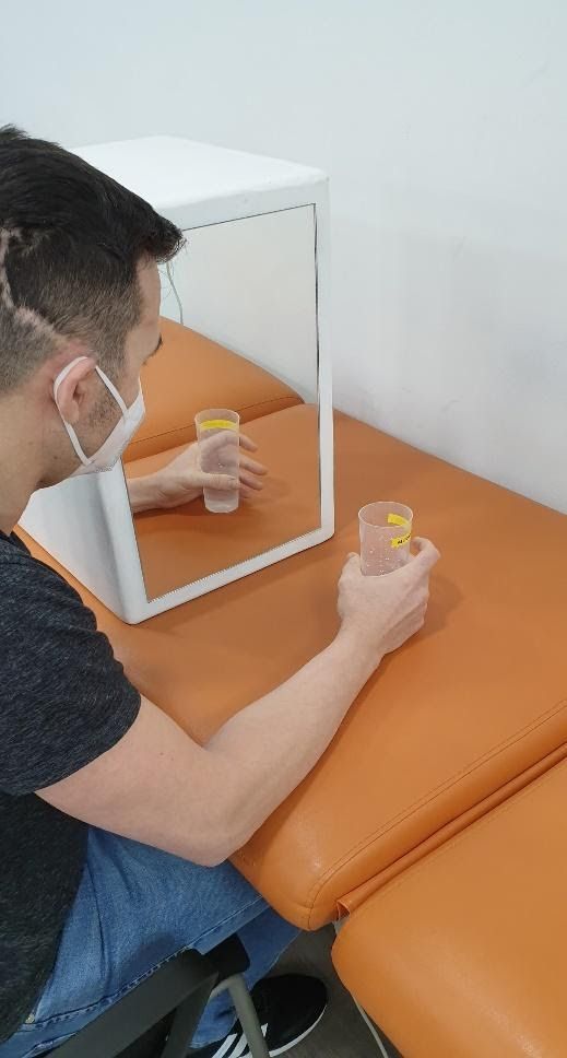 terapia del espejo con caja