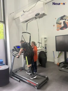 Cinta de marcha mejorar daño cerebral